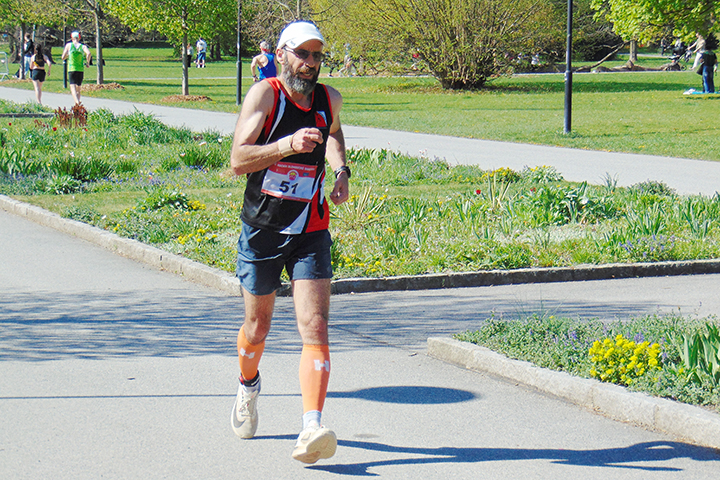 Chodci už mají za sebou dvě kola